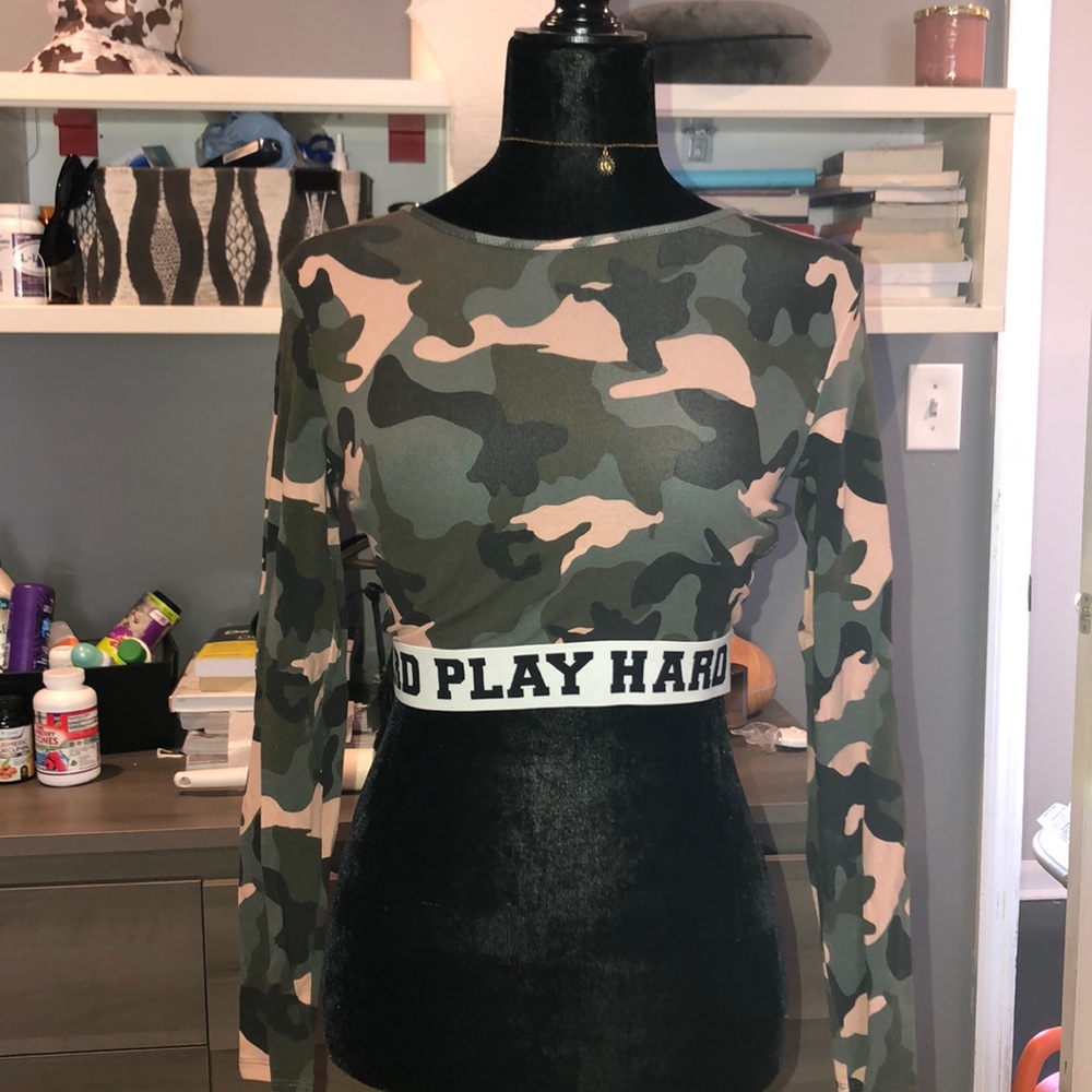 Crop top - Picture 2 of 2